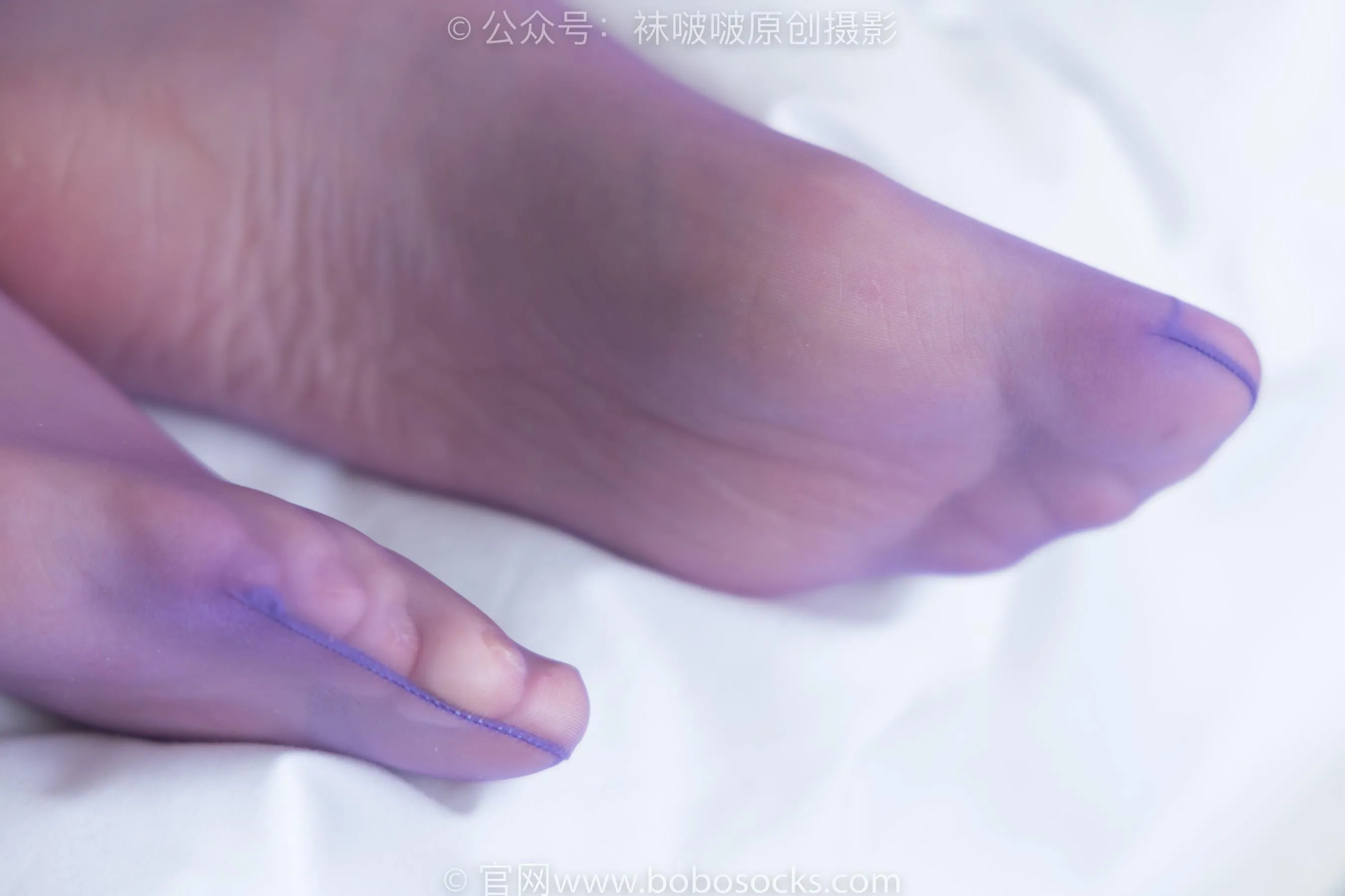 [BoBoSocks袜啵啵]NO.205 小甜豆-白色高跟鞋、紫色油亮丝袜 [87P]插图6
